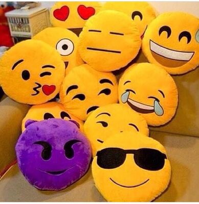 Cuscino farcito rotondo di sonno del bambino dell'emoticon giallo di Emoji per uso domestico