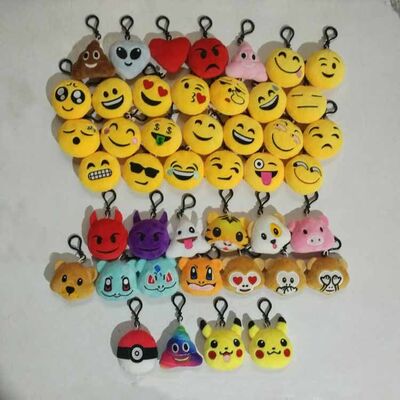 Giocattolo adorabile sveglio Keychain della peluche di Emoji con il gancio per i regali di promozione