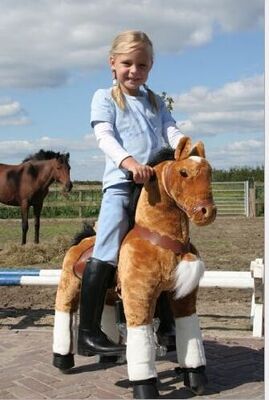 Giro meccanico del bambino del cavallino dell'attrezzatura del parco di divertimenti sui cavalli a dondoli animali di camminata