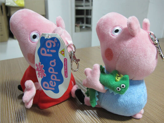 La peluche del fumetto degli animali farciti del maiale di Peppa gioca i regali di promozione