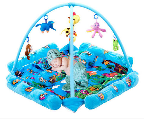 Palestre e stuoie del gioco del bambino blu di Seabeach con plastica ed i giocattoli farciti