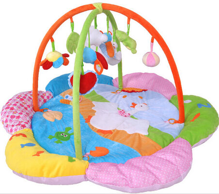 Palestra personale del gioco di attività del bambino del coniglietto del coniglio con materiale molle