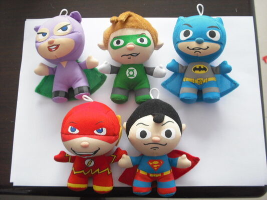 Adatti il piccolo superman e Batman giocattoli della peluche farciti keychain per la promozione di Natale