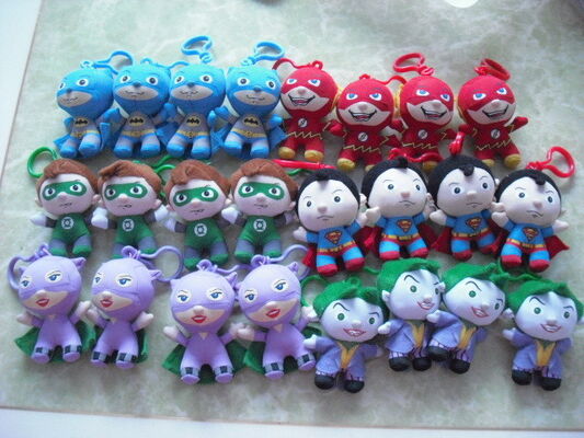 Adatti il piccolo superman e Batman giocattoli della peluche farciti keychain per la promozione di Natale