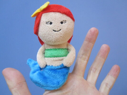 burattini adorabili del dito della peluche della sirena di 12cm per i bambini, il blu ed il rosso