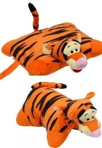 Il cuscino ed il cuscino adorabili arancio della peluche del cuscino di Disney Tigger con peluche Tigger si dirigono verso la lettiera