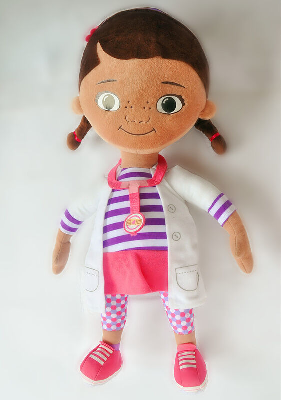 La peluche personale di Disney gioca il fumetto del documento McStuffins farcito per le ragazze